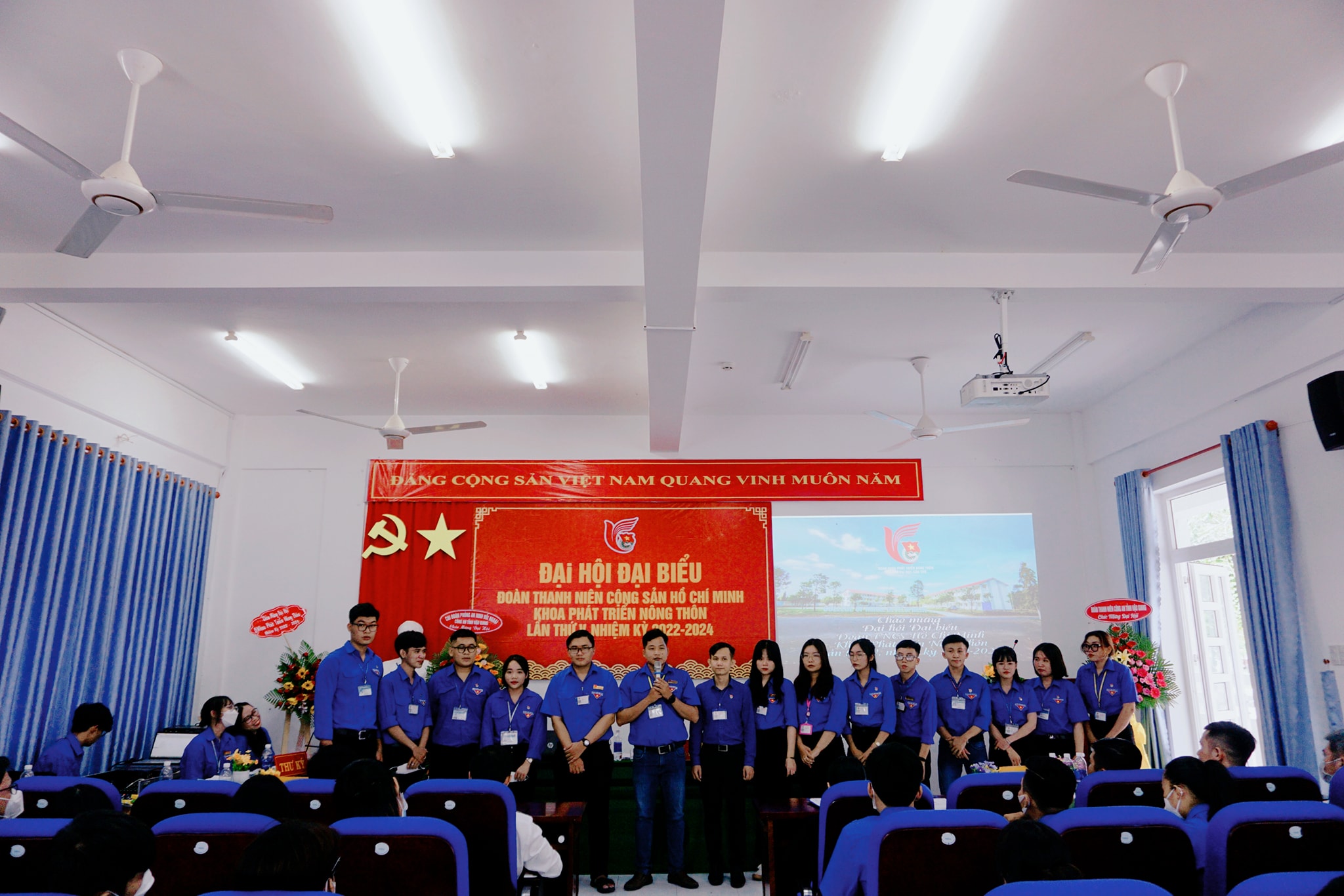 Đ/c Phạm Việt Truyền đại diện BCH Đoàn Khoa PTNT nhiệm kỳ 2022-2024 hứa hẹn chiến thắng nghị quyết Đại hội